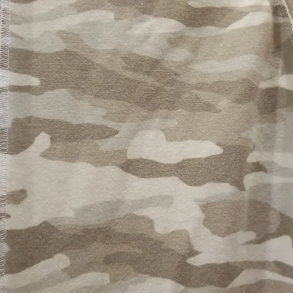 Cozy Camo Top - Picture 6 of 7